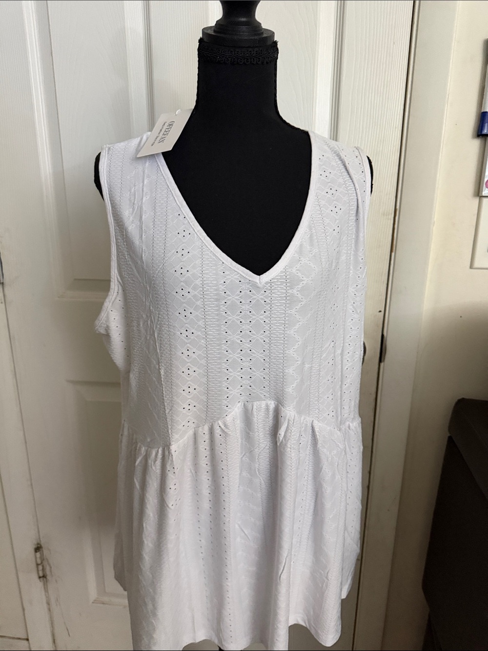 Sleeveless White Eyelet V-Neck Peplum Tank Top